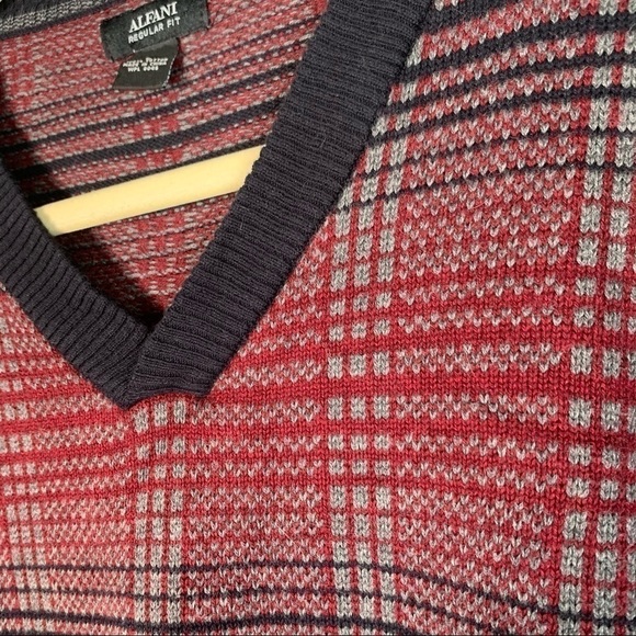 Alfani men’s Regular Fit cotton v-neck sweater maroon and gray large - Picture 3 of 8